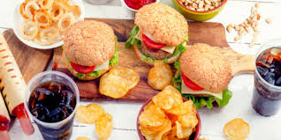 Imagem ilustrativa de alimentos calóricos.